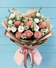 Букет цветов из:  Розы, Альстромерии и Лизиантусы в Верхнеяркеево