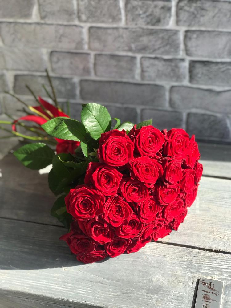 Букет Красные розы Фридом в Верхнеяркеево
