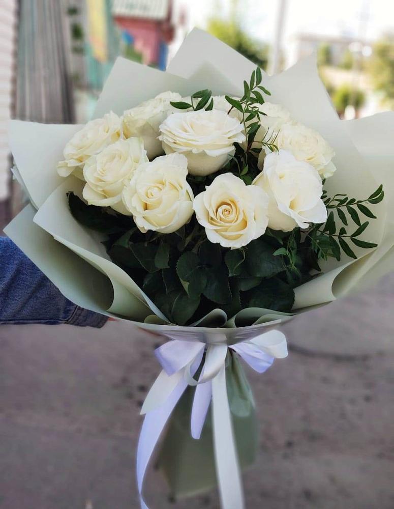 Букет Белые розы Проуд в Верхнеяркеево