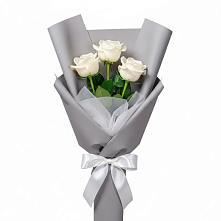 Букет 3 белые розы в Верхнеяркеево