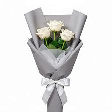 Букет 3 белые розы в Верхнеяркеево