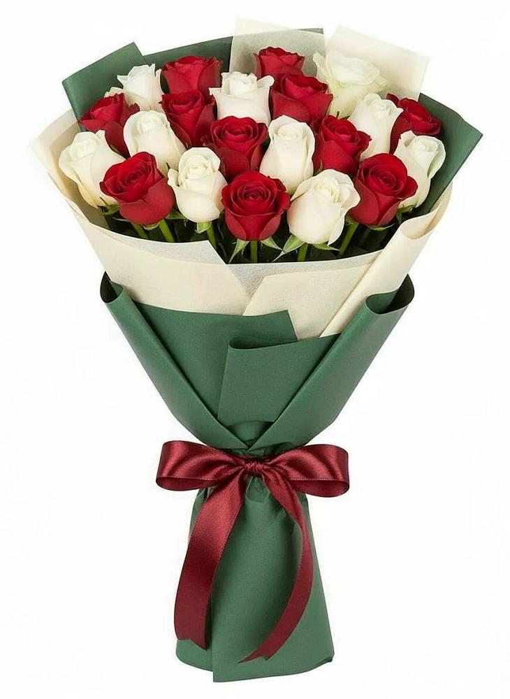 Букет Микс из красных и белых роз в Верхнеяркеево