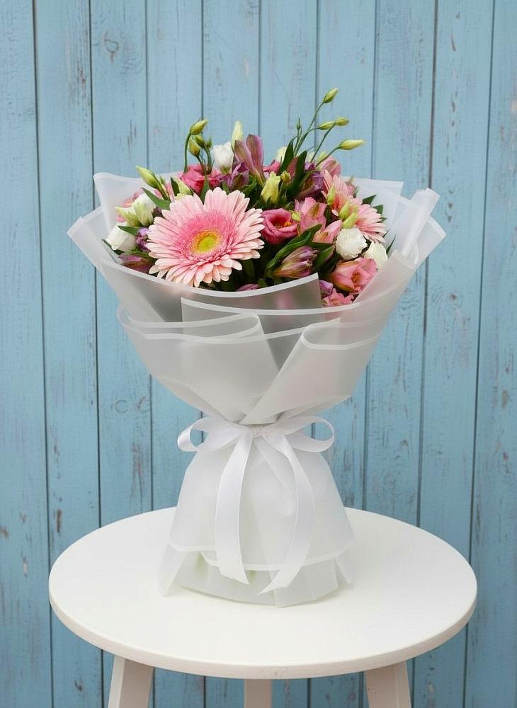 Букет цветов из: Герберы, Альстромерии и Лизиантусы в Верхнеяркеево