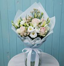 Букет цветов из:  Розы и Лизиантусы в Верхнеяркеево