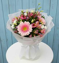 Букет цветов из:  Герберы, Альстромерии и Лизиантусы #REPLACE_PRED# Верхнеяркеево