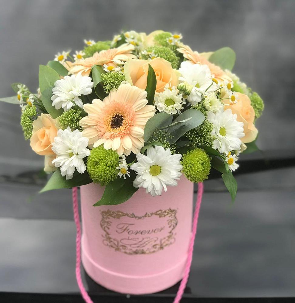 Цветочная композиция из Розы, Герберы и Хризантемы в шляпной коробке в Верхнеяркеево