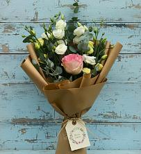 Букет цветов из:  Розы и Лизиантусы в Верхнеяркеево