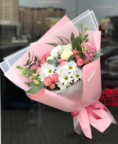 Букет цветов из: Розы, Лизиантусы и Хризантемы в Верхнеяркеево