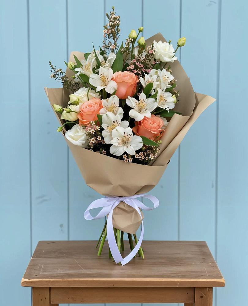 Букет цветов из: Альстромерии, Лизиантусы, Розы и Хризантемы в Верхнеяркеево