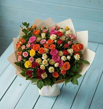 Букет Микс из разноцветных кустовых роз в Верхнеяркеево